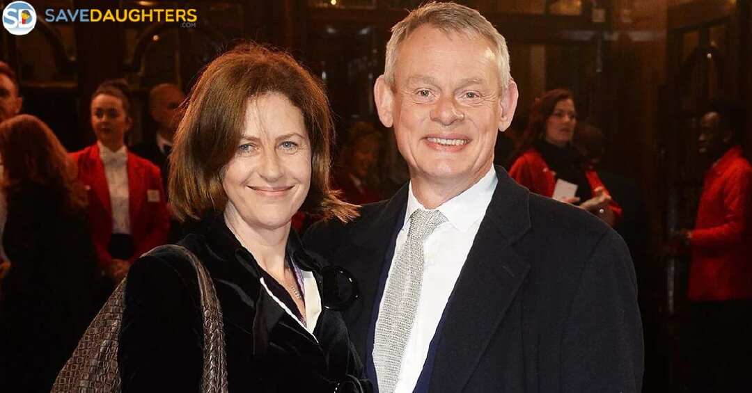 Martin Clunes Wife
