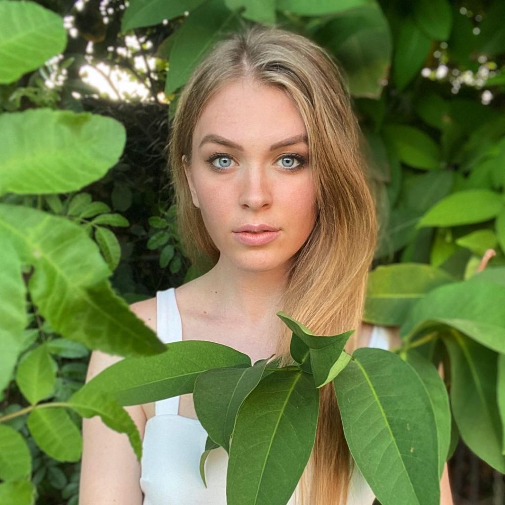 Qtcinderella Twitch - Age, Real Name, Bio and Net Worth