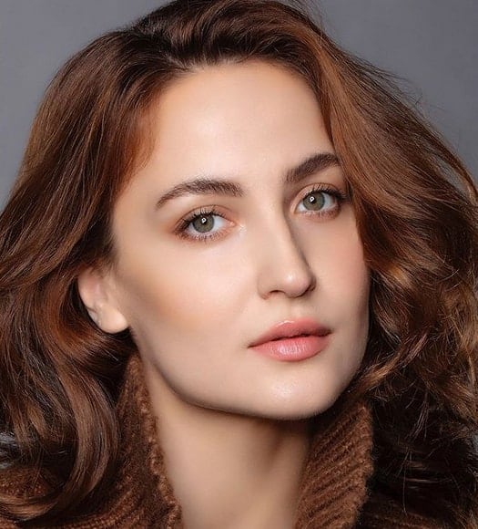 Elli AvrRam Biography