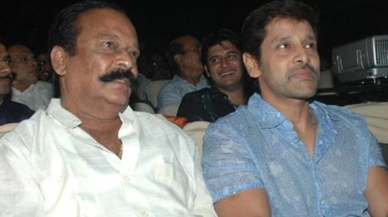 vikram actor father