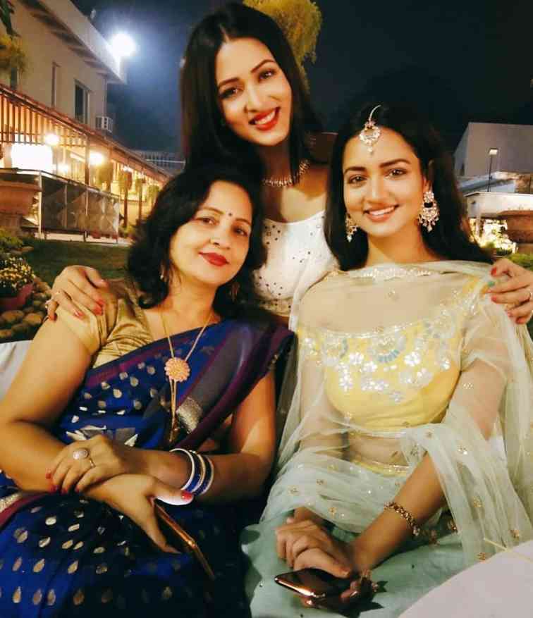 Vidisha Srivastava Family