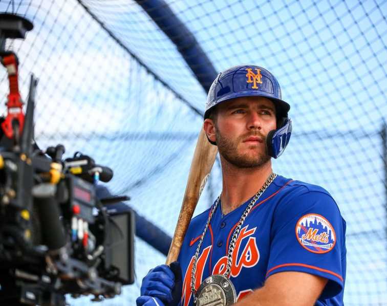 Pete Alonso Wife, Is He Married? Parents, Nationality, Salary, Net