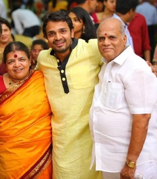 Vijay Raghavendra Family 