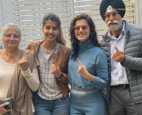 Taapsee Pannu parents