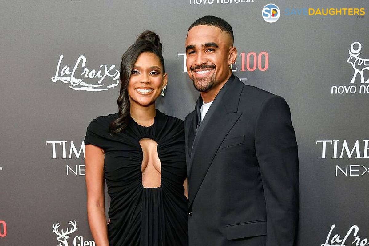 What is Jalen Hurts Net Worth? Wife, Ethnicity, Age, Parents