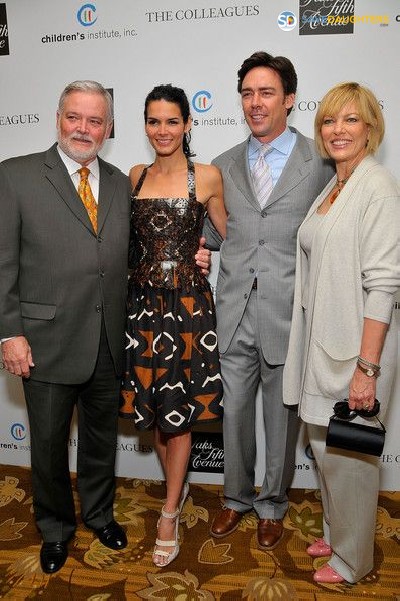 Who Are Angie Harmon Parents?
